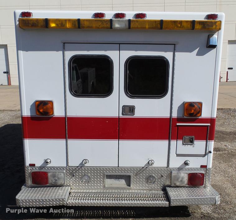 image for item BZ9870 1994 Ford Econoline E350 ambulance