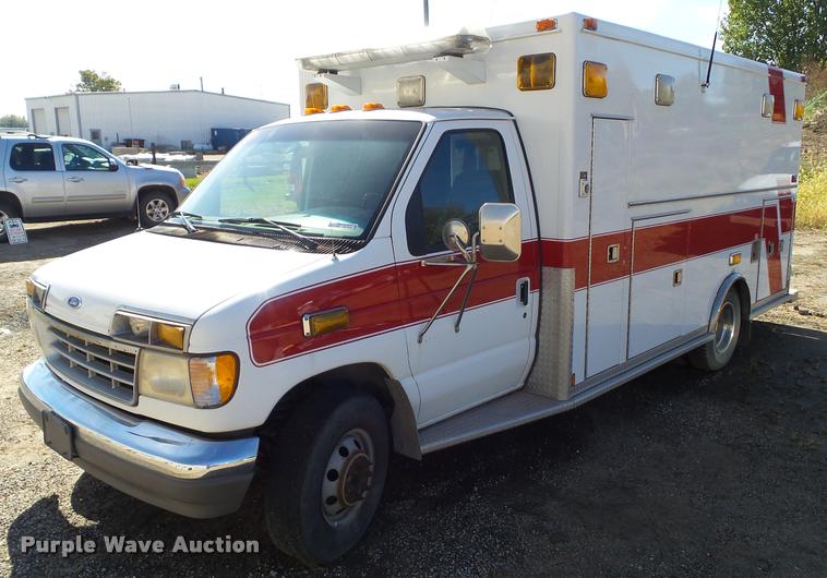 image for item BZ9870 1994 Ford Econoline E350 ambulance