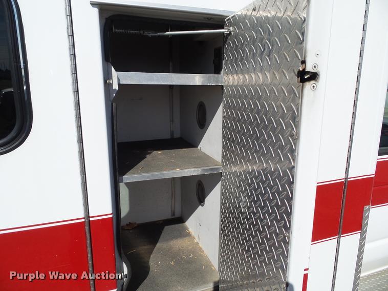 image for item BZ9870 1994 Ford Econoline E350 ambulance