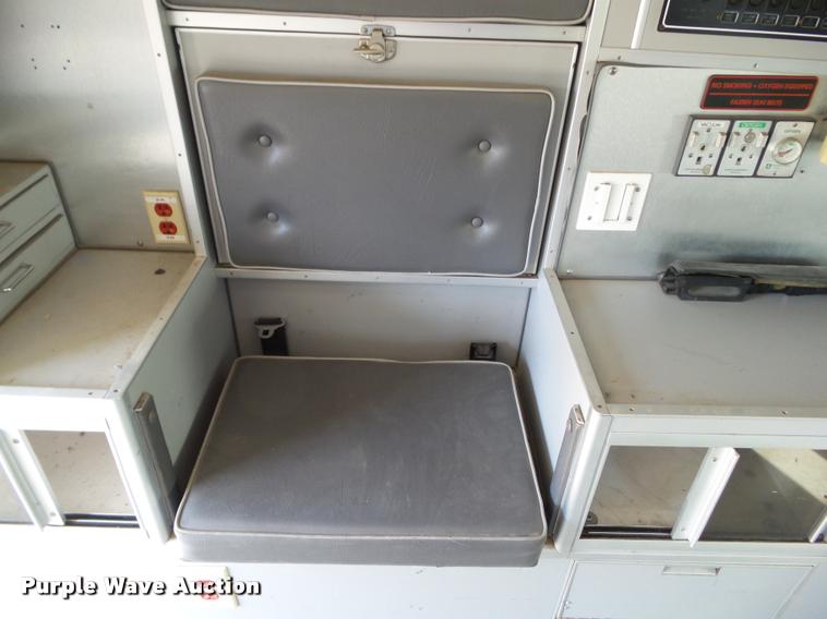 image for item BZ9870 1994 Ford Econoline E350 ambulance