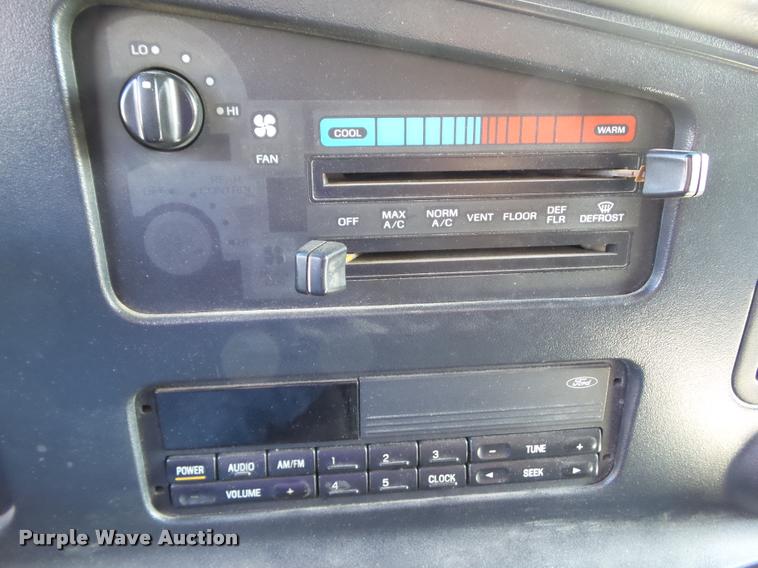 image for item BZ9870 1994 Ford Econoline E350 ambulance