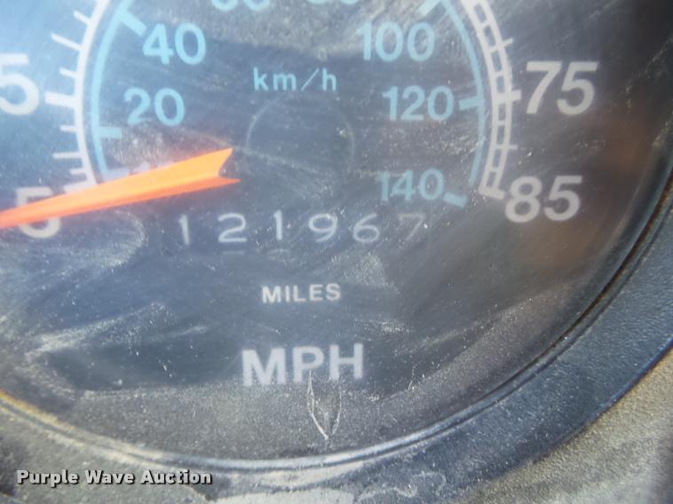 image for item BZ9871 1980 International 1754 flatbed truck with crane