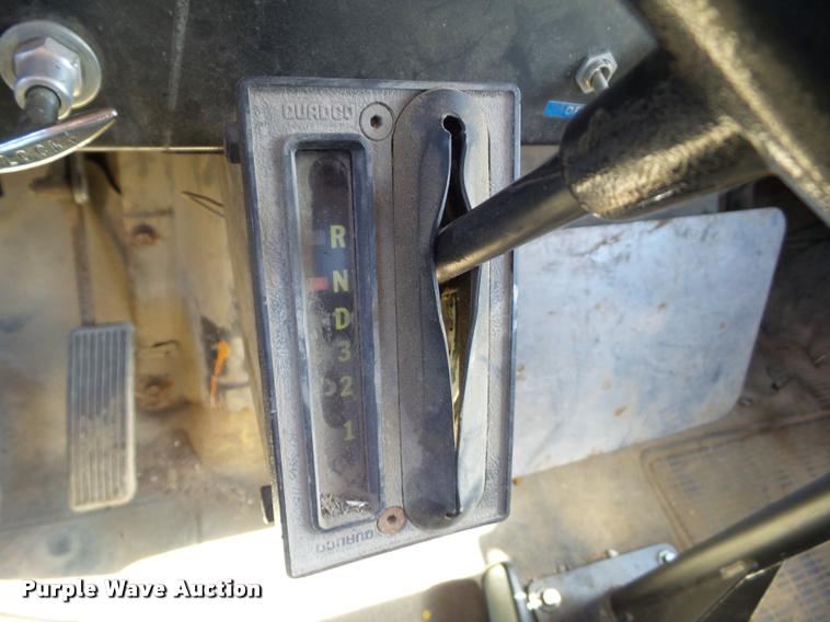 image for item BZ9871 1980 International 1754 flatbed truck with crane