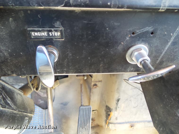 image for item BZ9871 1980 International 1754 flatbed truck with crane