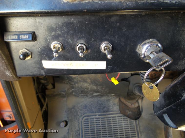 image for item BZ9871 1980 International 1754 flatbed truck with crane