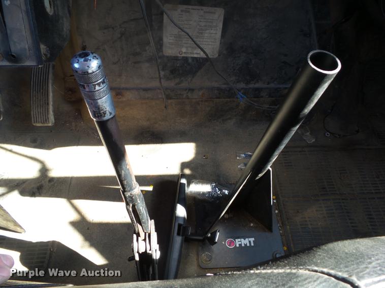 image for item BZ9871 1980 International 1754 flatbed truck with crane