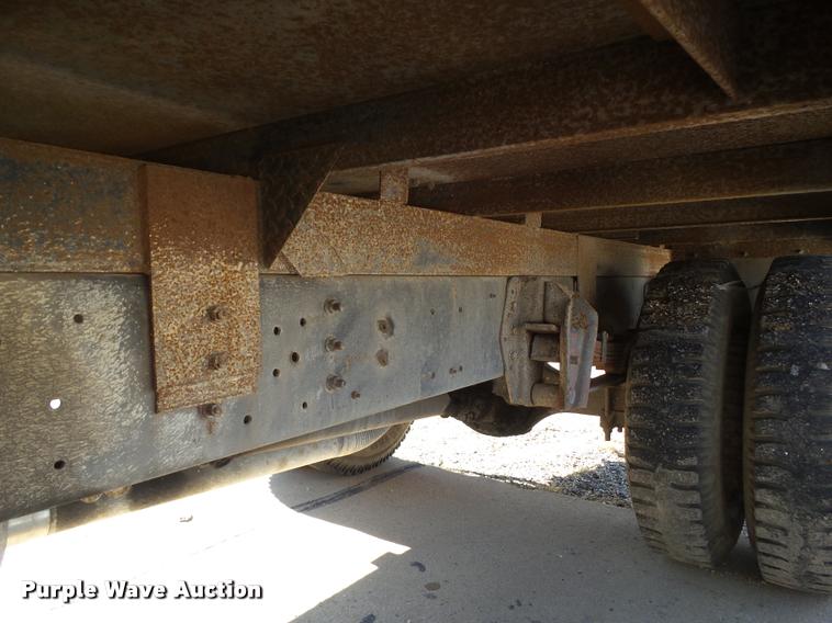 image for item BZ9871 1980 International 1754 flatbed truck with crane