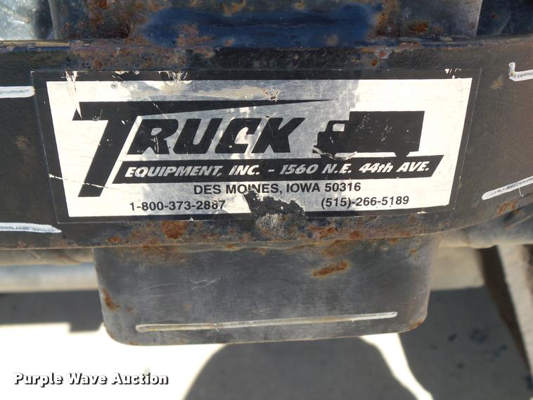 image for item BZ9871 1980 International 1754 flatbed truck with crane