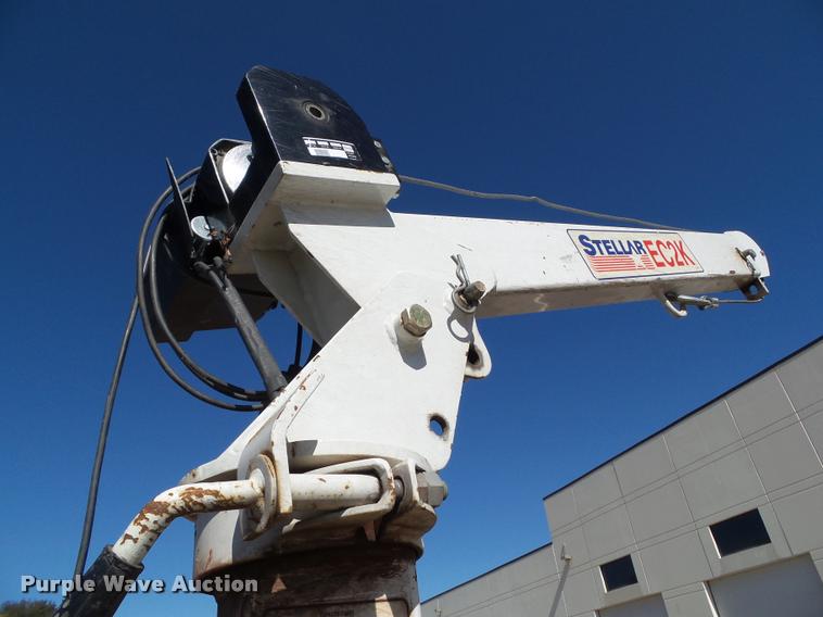 image for item BZ9871 1980 International 1754 flatbed truck with crane