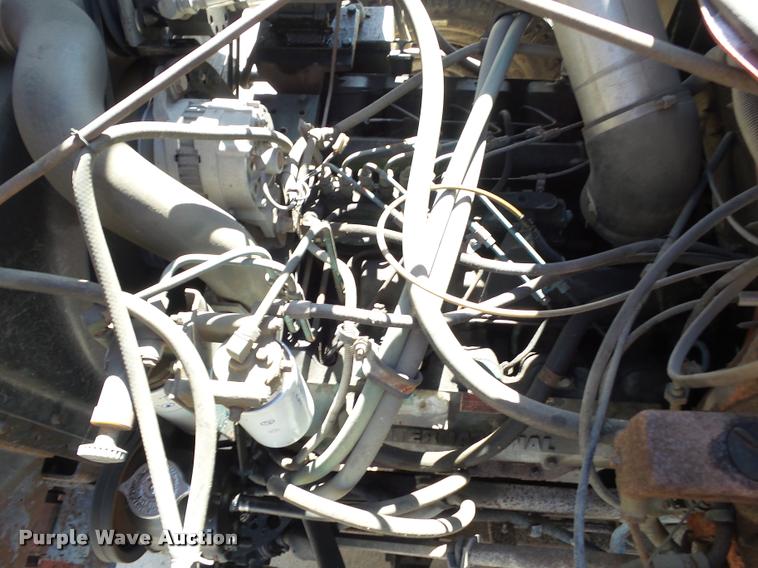 image for item BZ9871 1980 International 1754 flatbed truck with crane