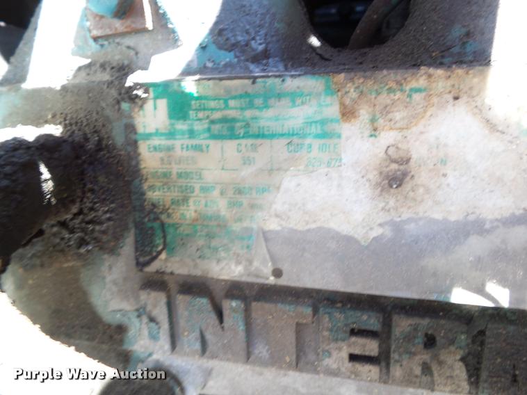 image for item BZ9871 1980 International 1754 flatbed truck with crane