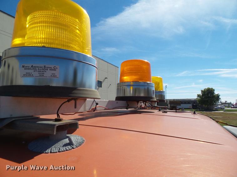 image for item BZ9871 1980 International 1754 flatbed truck with crane