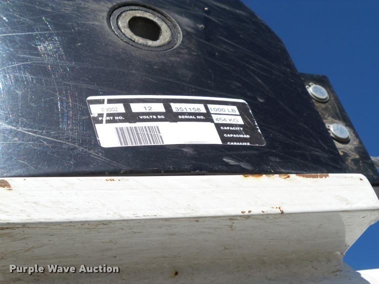 image for item BZ9871 1980 International 1754 flatbed truck with crane