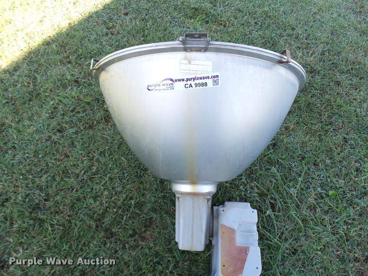 image for item CA9988 (11) Hubbell bay lights