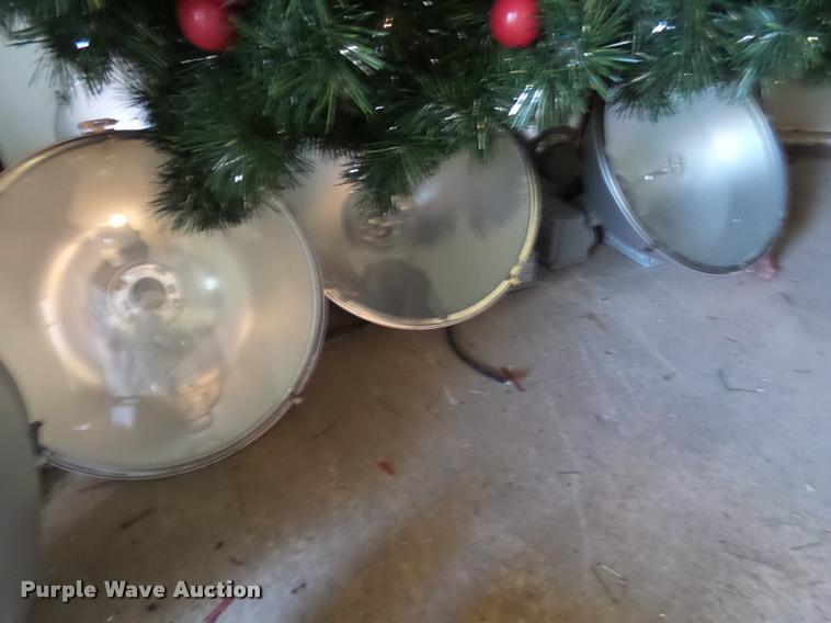 image for item CA9988 (11) Hubbell bay lights