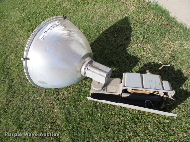 image for item CA9990 (31) Hubbell bay lights