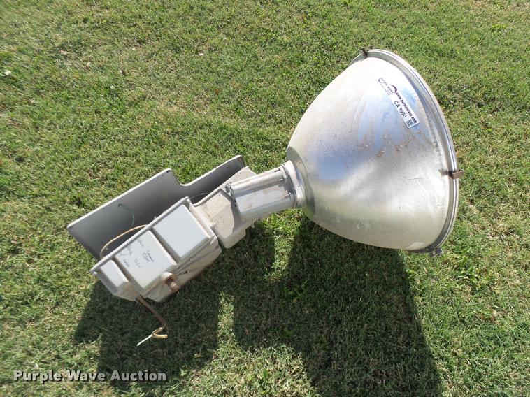 image for item CA9990 (31) Hubbell bay lights