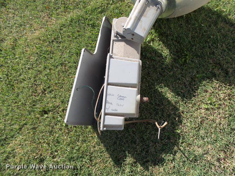 image for item CA9990 (31) Hubbell bay lights