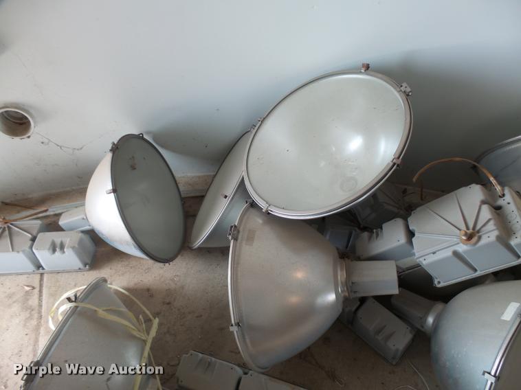 image for item CA9990 (31) Hubbell bay lights