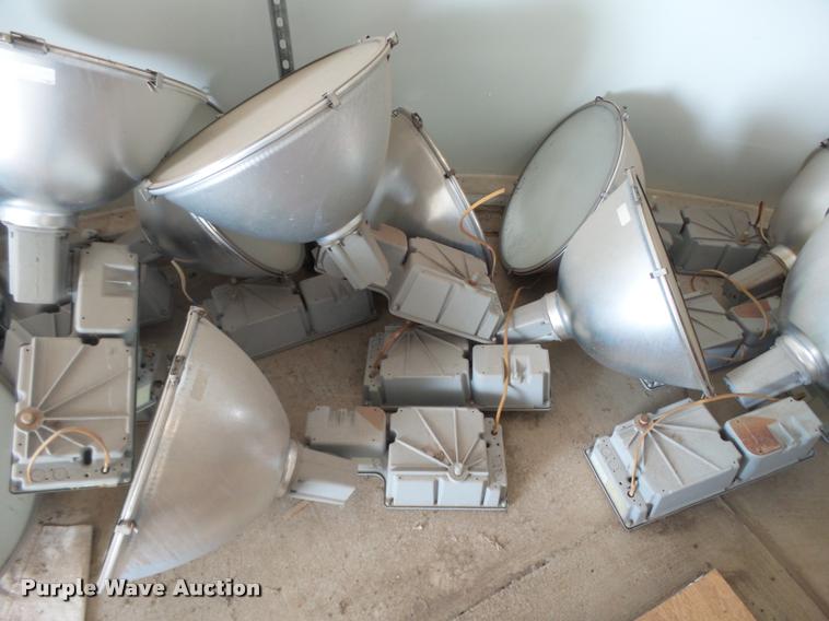 image for item CA9990 (31) Hubbell bay lights