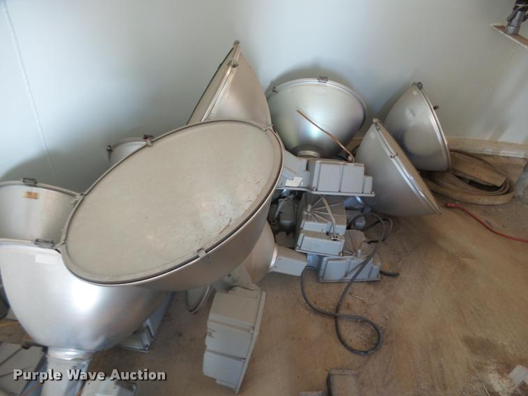 image for item CA9990 (31) Hubbell bay lights