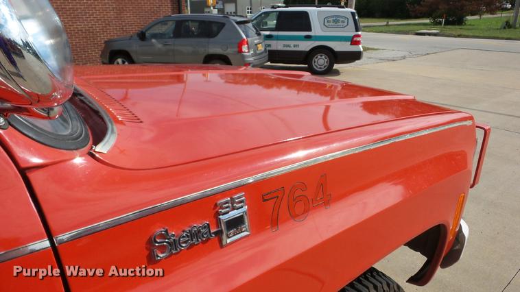 image for item DA2895 1979 GMC Sierra 35 fire truck