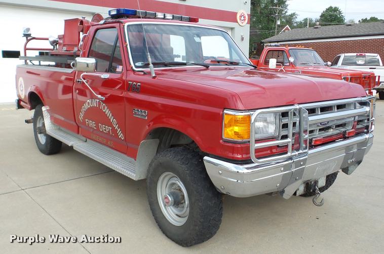 image for item DA2896 1988 Ford F350 fire truck