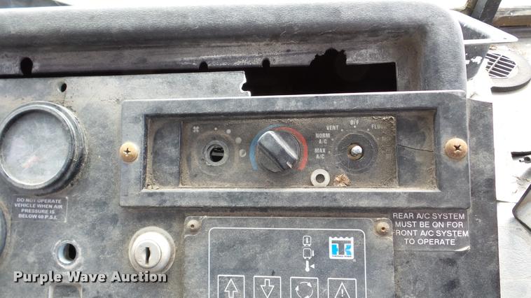 image for item DA2914 2002 Neoplan Eldorado National shuttle bus