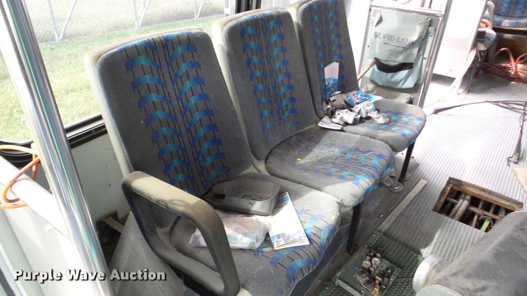 image for item DA2914 2002 Neoplan Eldorado National shuttle bus