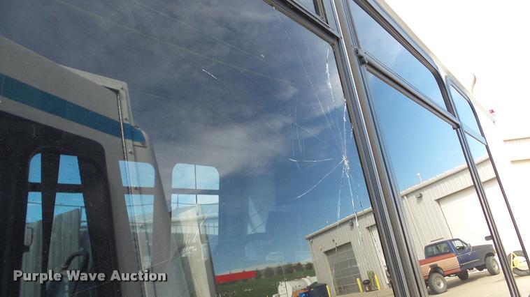 image for item DA2914 2002 Neoplan Eldorado National shuttle bus