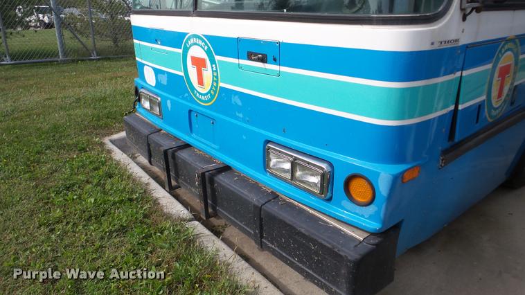 image for item DA2914 2002 Neoplan Eldorado National shuttle bus