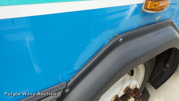 image for item DA2914 2002 Neoplan Eldorado National shuttle bus