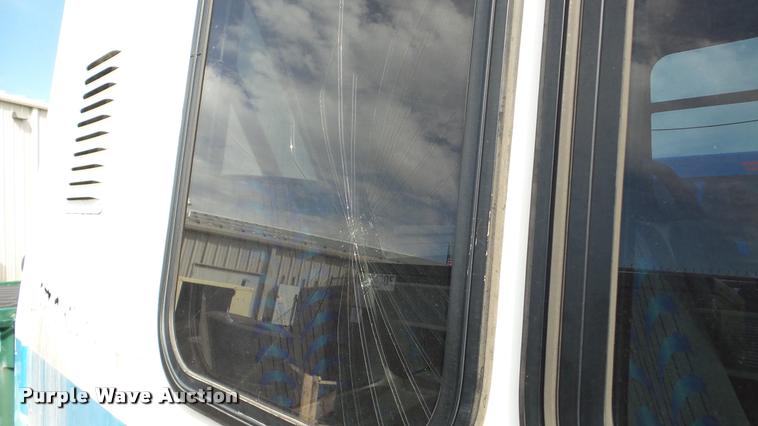 image for item DA2914 2002 Neoplan Eldorado National shuttle bus