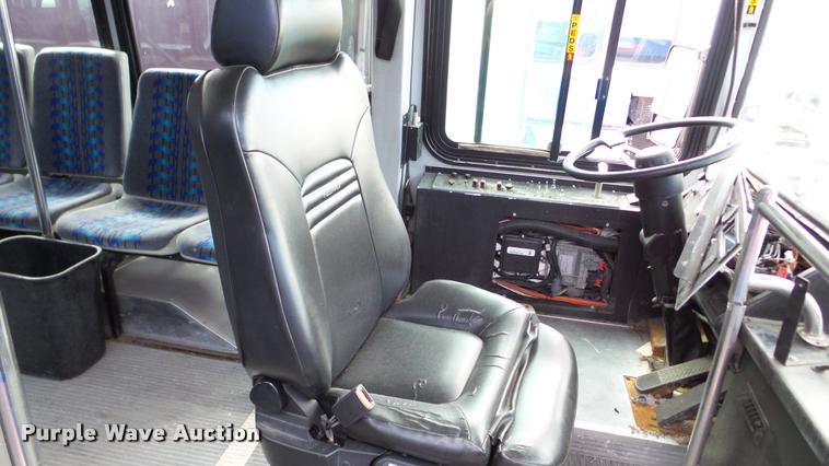 image for item DA2915 2002 Neoplan Eldorado National shuttle bus