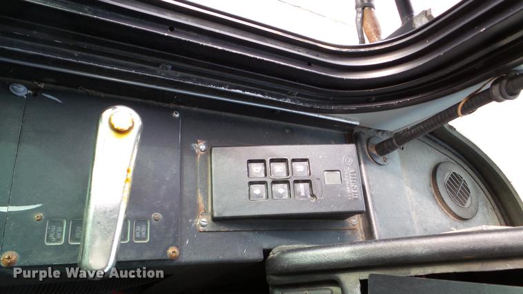 image for item DA2915 2002 Neoplan Eldorado National shuttle bus