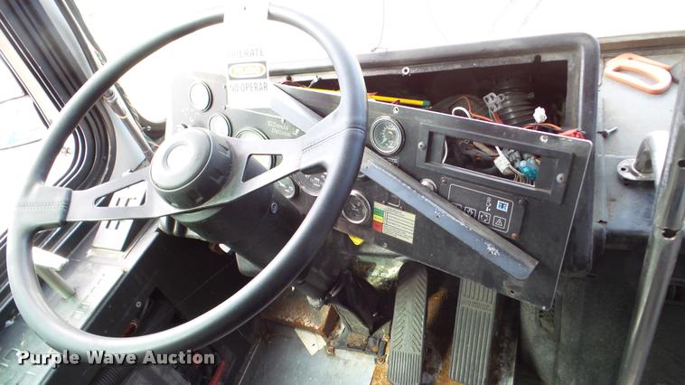 image for item DA2915 2002 Neoplan Eldorado National shuttle bus