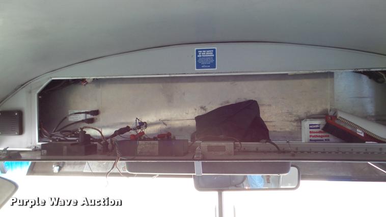 image for item DA2915 2002 Neoplan Eldorado National shuttle bus