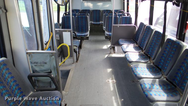 image for item DA2915 2002 Neoplan Eldorado National shuttle bus