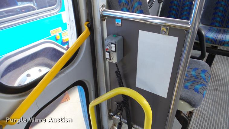 image for item DA2915 2002 Neoplan Eldorado National shuttle bus