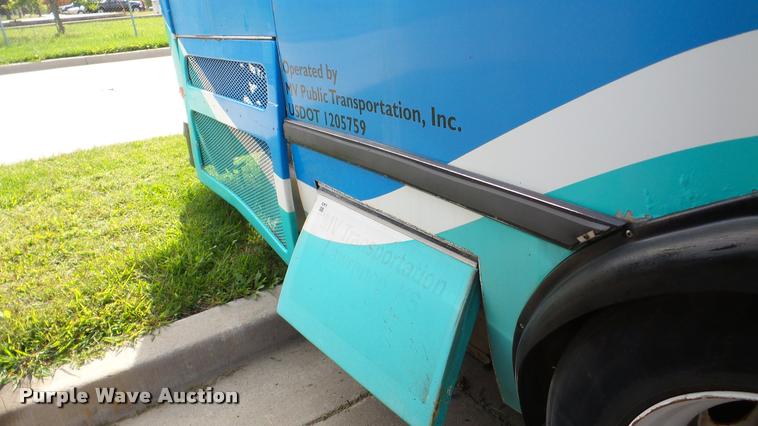 image for item DA2915 2002 Neoplan Eldorado National shuttle bus