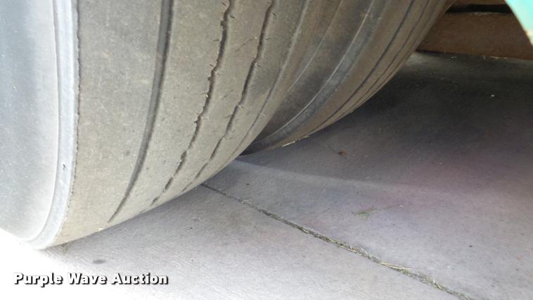 image for item DA2915 2002 Neoplan Eldorado National shuttle bus