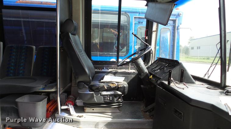 image for item DA2916 2002 Neoplan Eldorado National shuttle bus