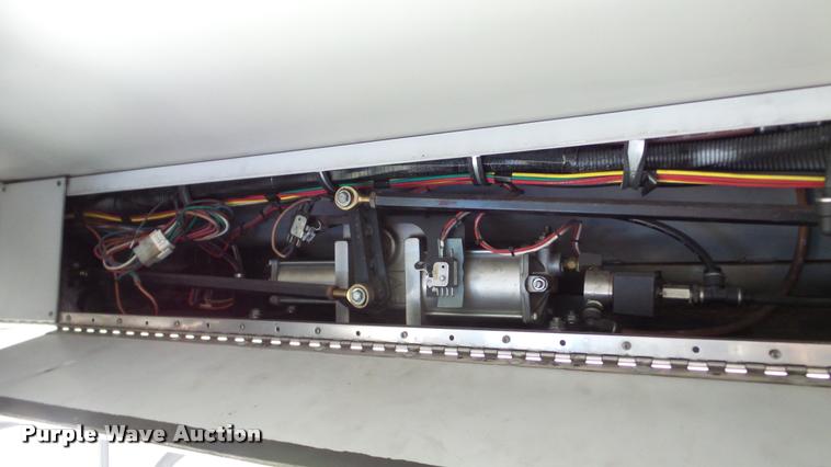 image for item DA2916 2002 Neoplan Eldorado National shuttle bus