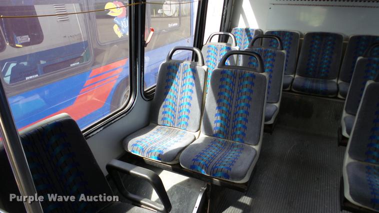 image for item DA2916 2002 Neoplan Eldorado National shuttle bus