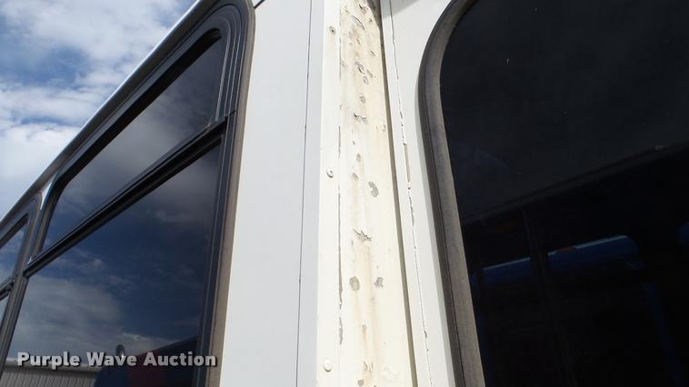 image for item DA2916 2002 Neoplan Eldorado National shuttle bus