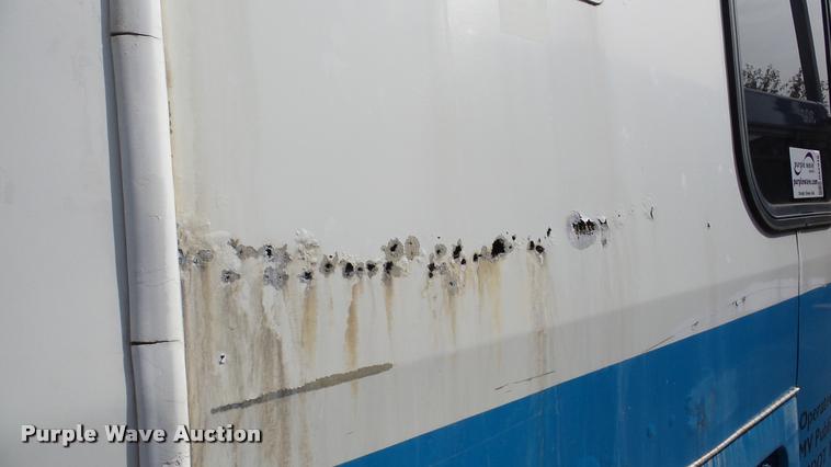 image for item DA2916 2002 Neoplan Eldorado National shuttle bus