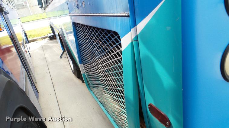 image for item DA2916 2002 Neoplan Eldorado National shuttle bus