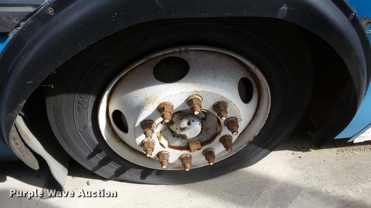 image for item DA2916 2002 Neoplan Eldorado National shuttle bus