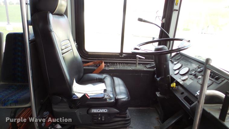 image for item DA2917 2002 Neoplan Eldorado National shuttle bus