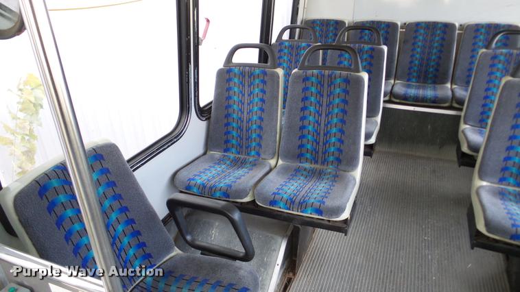 image for item DA2917 2002 Neoplan Eldorado National shuttle bus